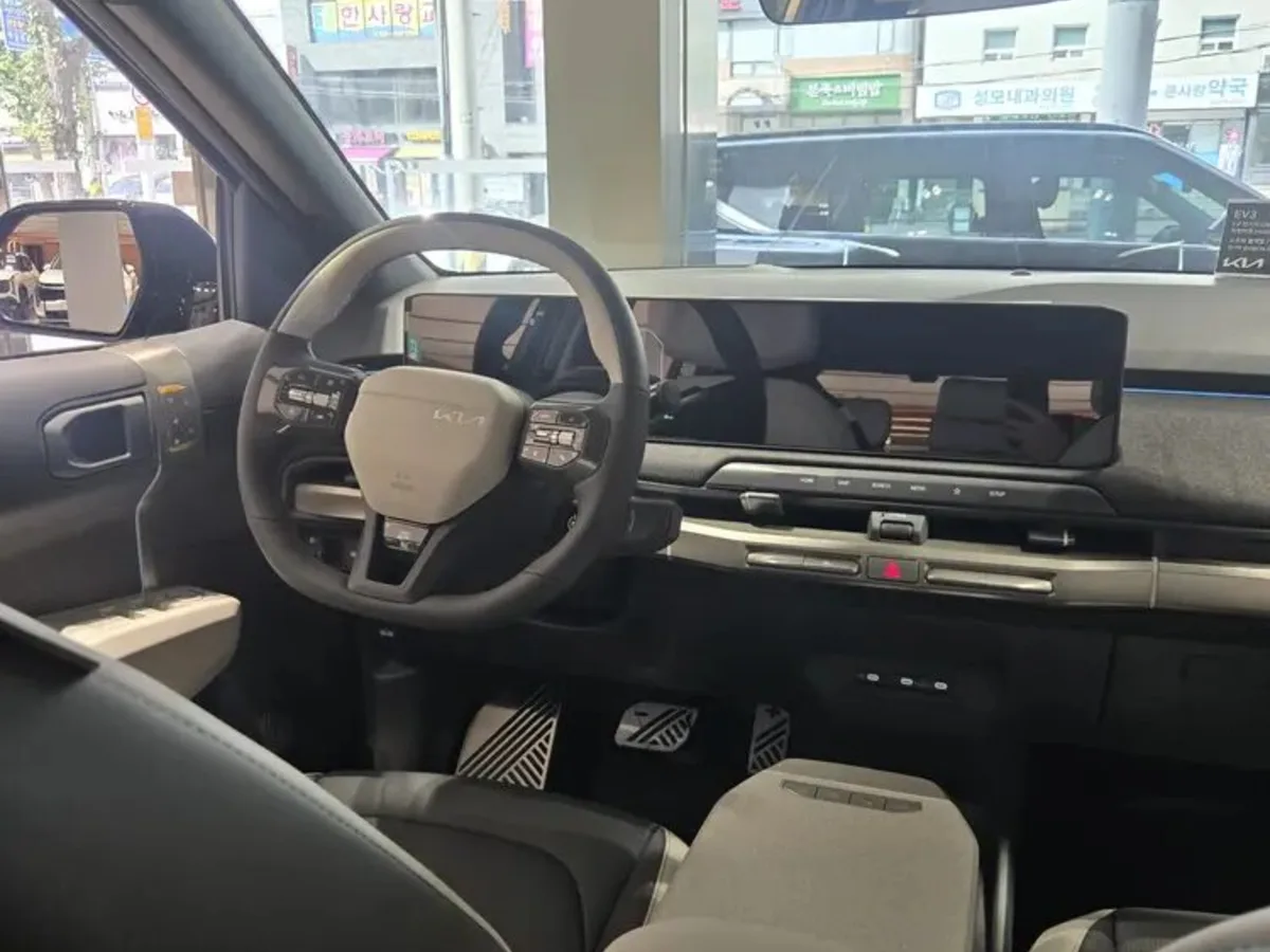 EV3 차량 실내 센터페시아