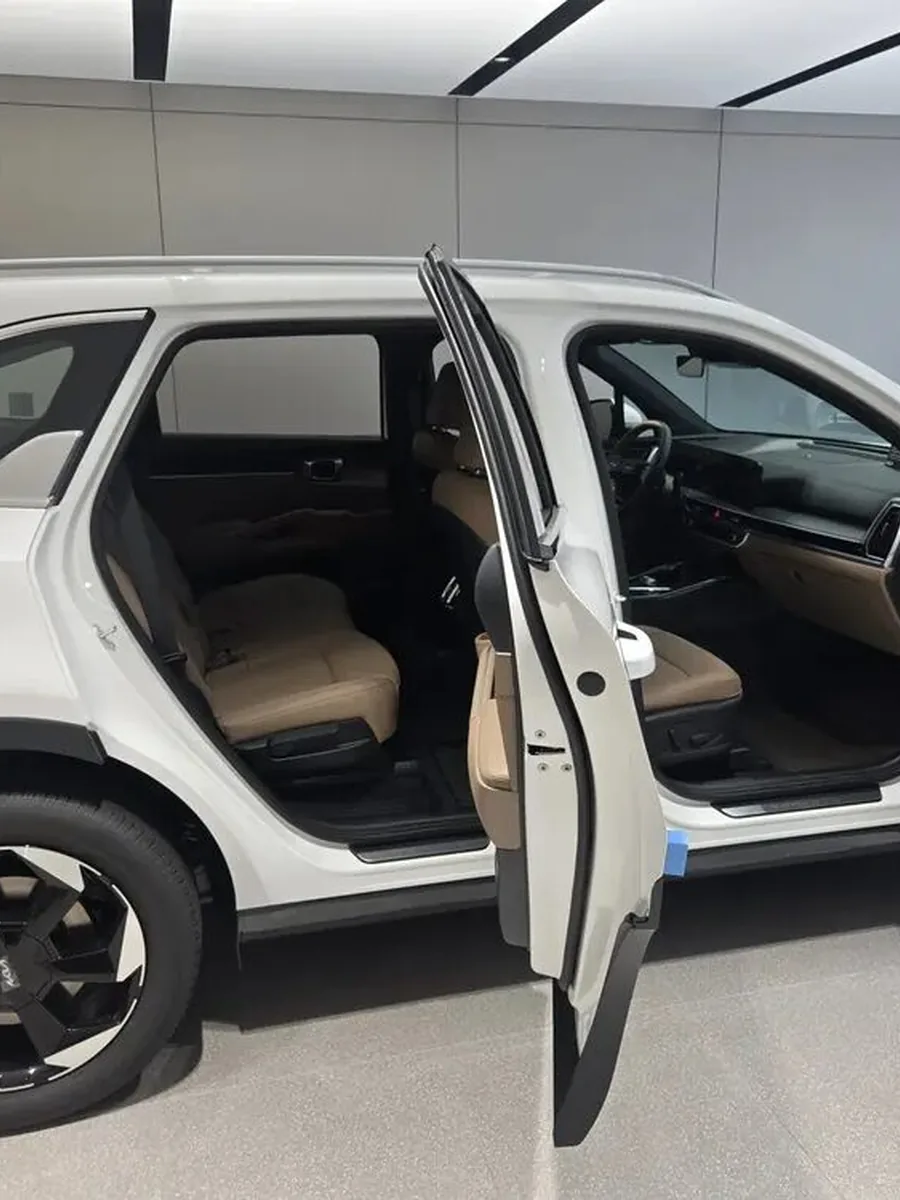 SUV 실내 상담 예시 이미지